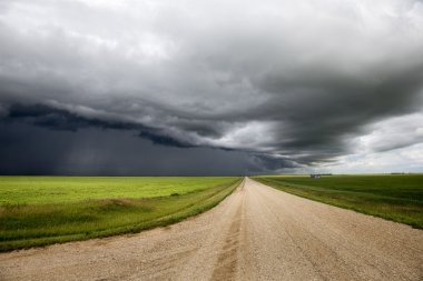 fırtına bulutları saskatchewan
