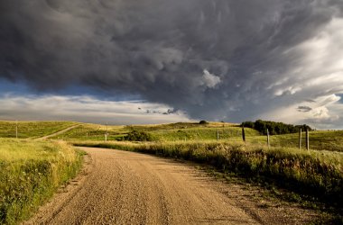 fırtına bulutları saskatchewan