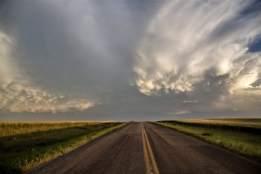 fırtına bulutları saskatchewan