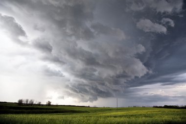 fırtına bulutları saskatchewan