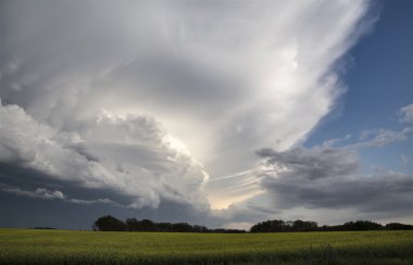 fırtına bulutları saskatchewan