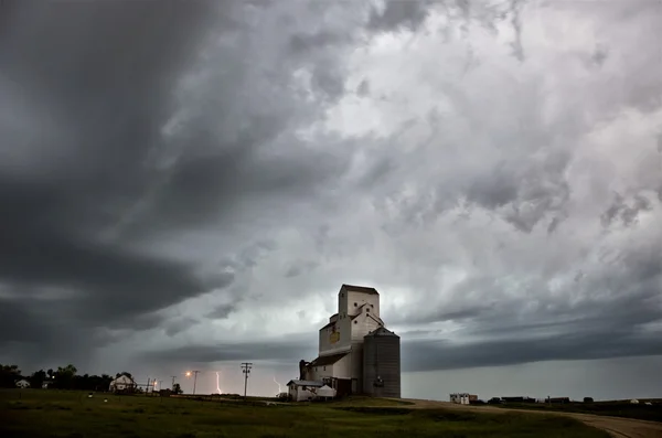 Sturmwolken saskatchewan — Stockfoto