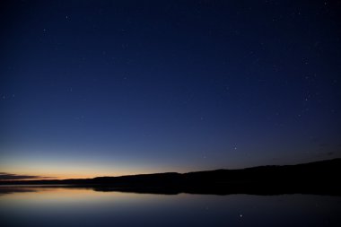 Göl alacakaranlık gece fotoğraf