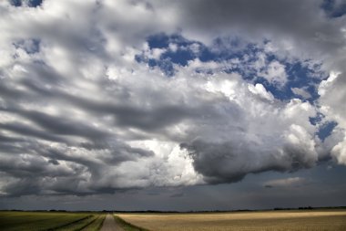 fırtına bulutları saskatchewan