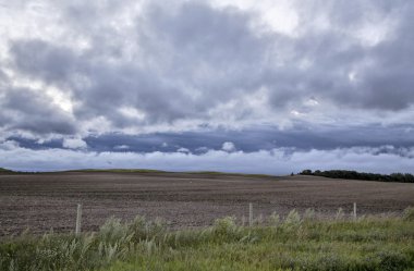 fırtına bulutları saskatchewan