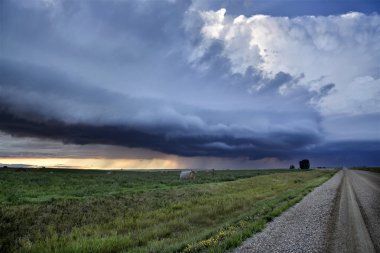 fırtına bulutları saskatchewan