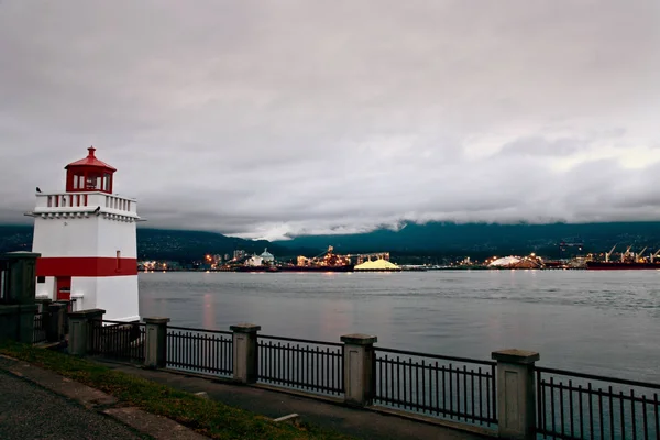 North Vancouver från Stanley Park — Stockfoto