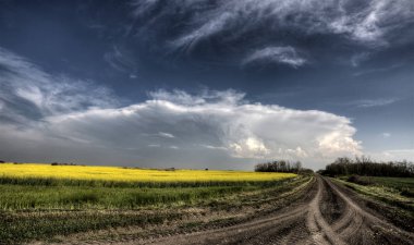 fırtına bulutları saskatchewan