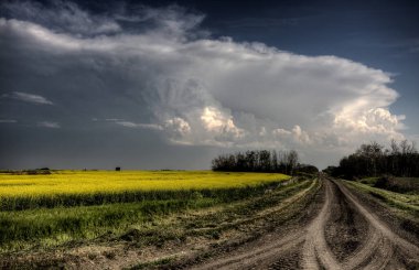 fırtına bulutları saskatchewan