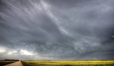 fırtına bulutları saskatchewan