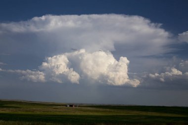 fırtına bulutları saskatchewan