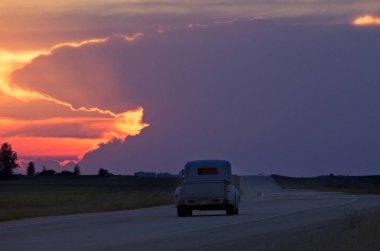 Sillouette günbatımı Saskatchewan