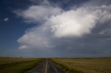 fırtına bulutları saskatchewan