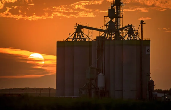 Sillouette zonsondergang Saskatchewan — Stockfoto