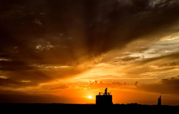Sillouette zonsondergang Saskatchewan — Stockfoto