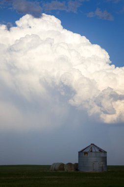 Fırtına bulutları Kanada