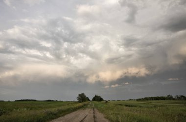 Fırtına bulutları Kanada
