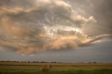 Fırtına bulutları Kanada