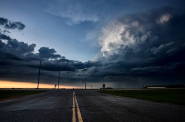 Fırtına bulutları Kanada