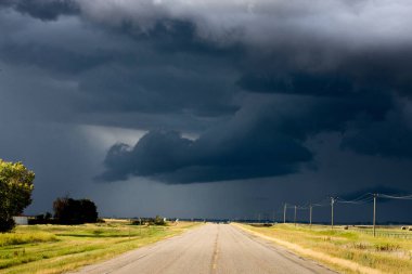 Fırtına bulutları Kanada