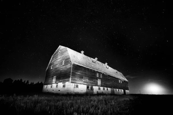 Νύχτα αχυρώνα Star Trails — Φωτογραφία Αρχείου