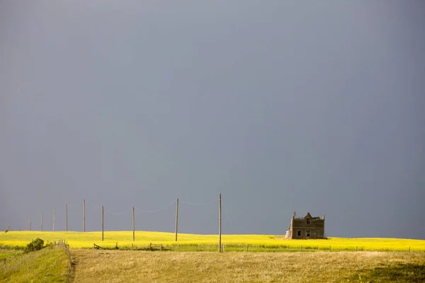 Storm Clouds Canada Abandoned house — Stock Photo, Image