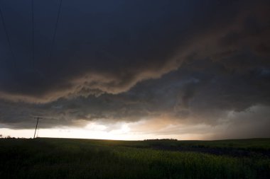 Fırtına bulutları Kanada