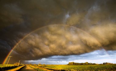 Fırtına bulutları Kanada