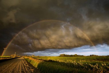 Fırtına bulutları Kanada