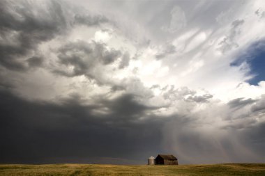 Fırtına bulutları Kanada