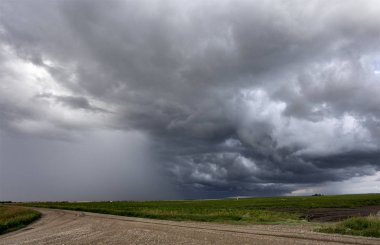 Fırtına bulutları Kanada