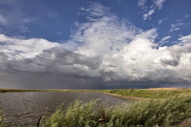 Fırtına bulutları Kanada