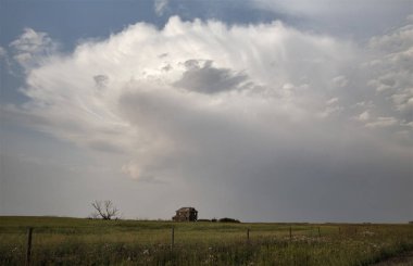 Fırtına bulutları Kanada