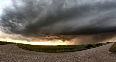 Fırtına bulutları Kanada