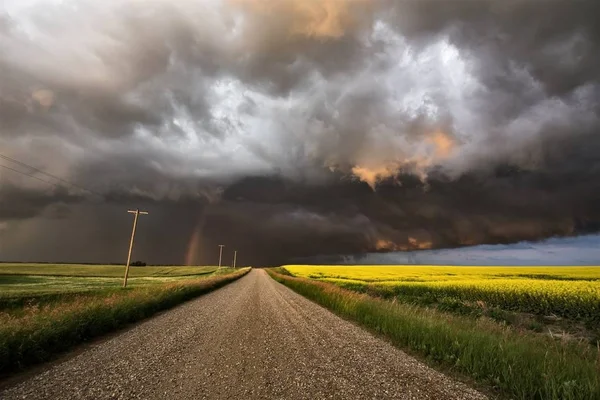 Fırtına bulutları Kanada