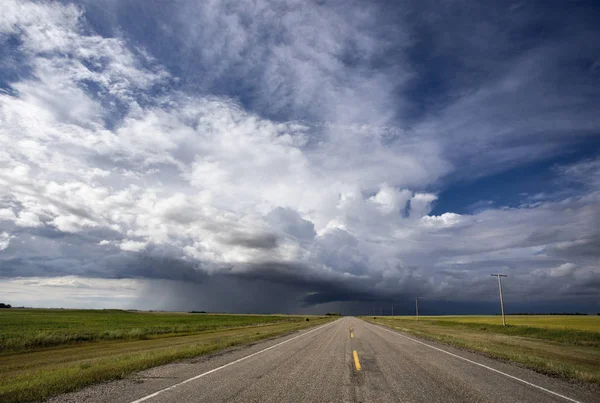 Fırtına bulutları Kanada