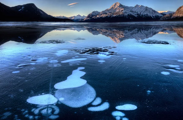 Abraham Lake in de Winter — Stockfoto