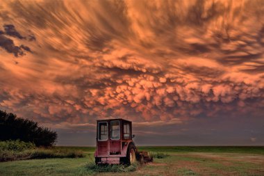 Çayır fırtına Saskatchewan günbatımı