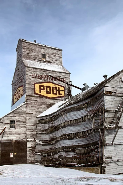 Delapitated Grain Elevator — Stock Photo, Image