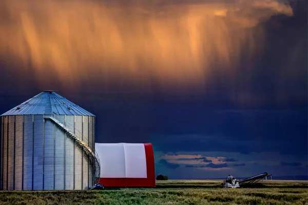 Solnedgång storm moln Kanada — Stockfoto