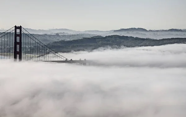 Névoa Golden Gate Bridge — Fotografia de Stock