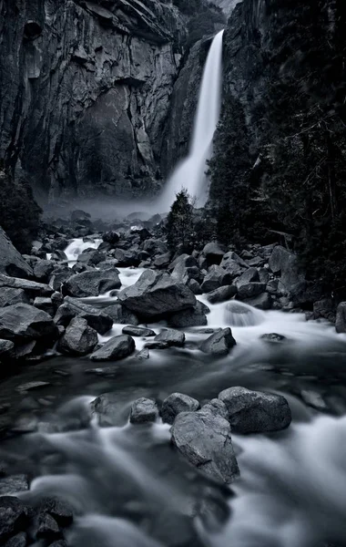 Vista de cascada de Yosemite — Foto de Stock