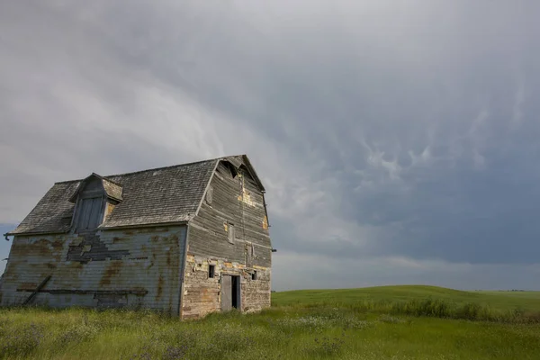 草原风暴云雾笼罩加拿大 — 图库照片