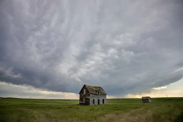 Nuvole di tempesta prateria Canada — Foto Stock