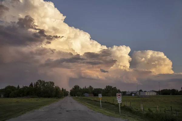 Nuvole di tempesta prateria Canada — Foto Stock