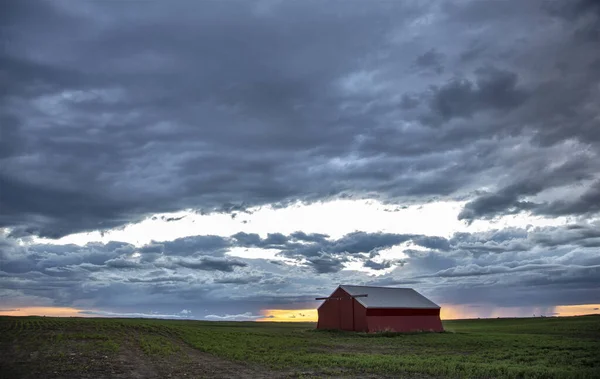 Nuvole di tempesta prateria Canada — Foto Stock