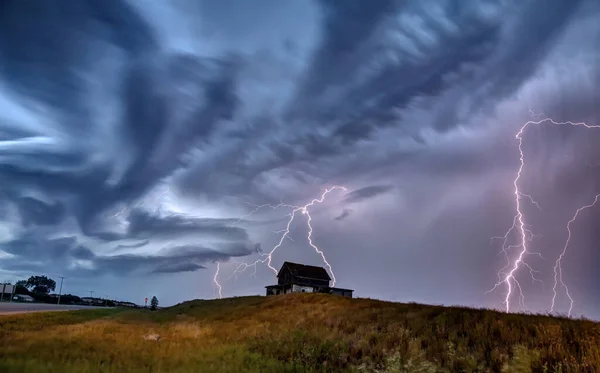 Prairie Lightning Storm Canadá Verano Rural Gran Estructura Saskatchewan —  Fotos de Stock
