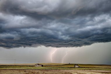 Prairie Storm Canada yaz kırsal ana yapı Saskatchewan