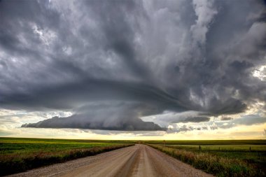 Prairie Storm Canada yaz kırsal ana yapı Saskatchewan