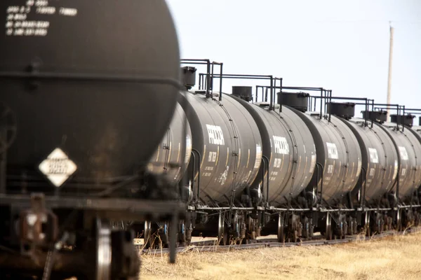 加拿大原油运输及货运火车车厢 — 图库照片